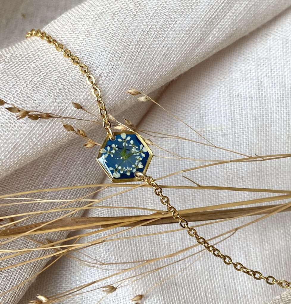 bijoux en fleurs naturelles